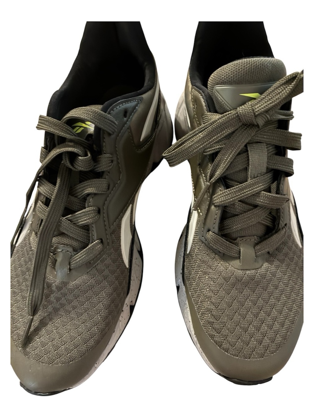 Men’s Running Shoe  green size 8